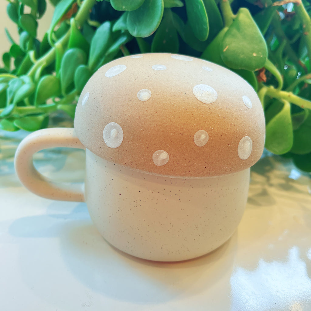 Cream Mushroom Mug with Lid