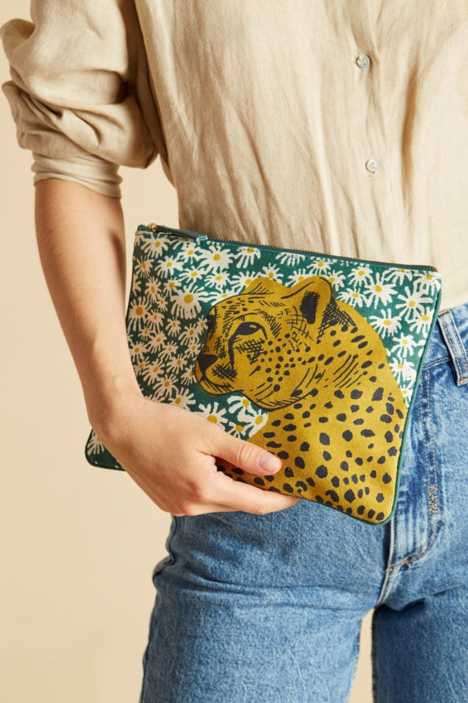 Pampa Leopard Green Pouch