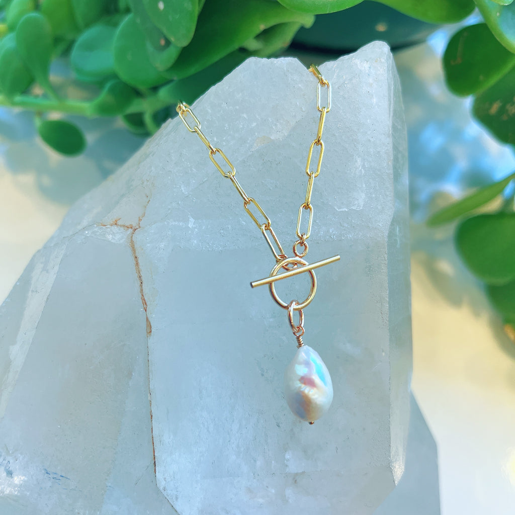Paperclip Pearl Toggle Necklace